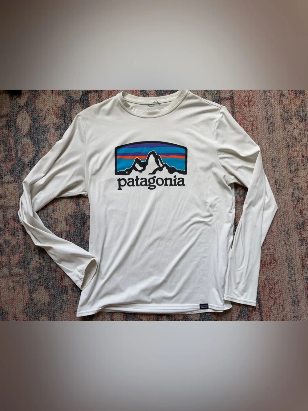 Patagonia Long Sleeve - Picture 1 of 3